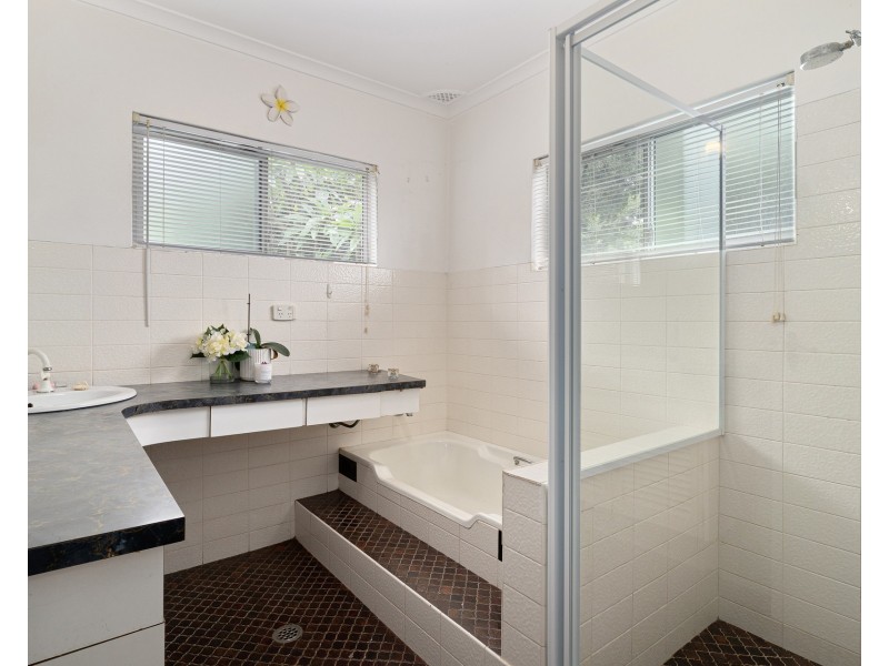 8 Stirling Avenue, Kirrawee NSW 2232