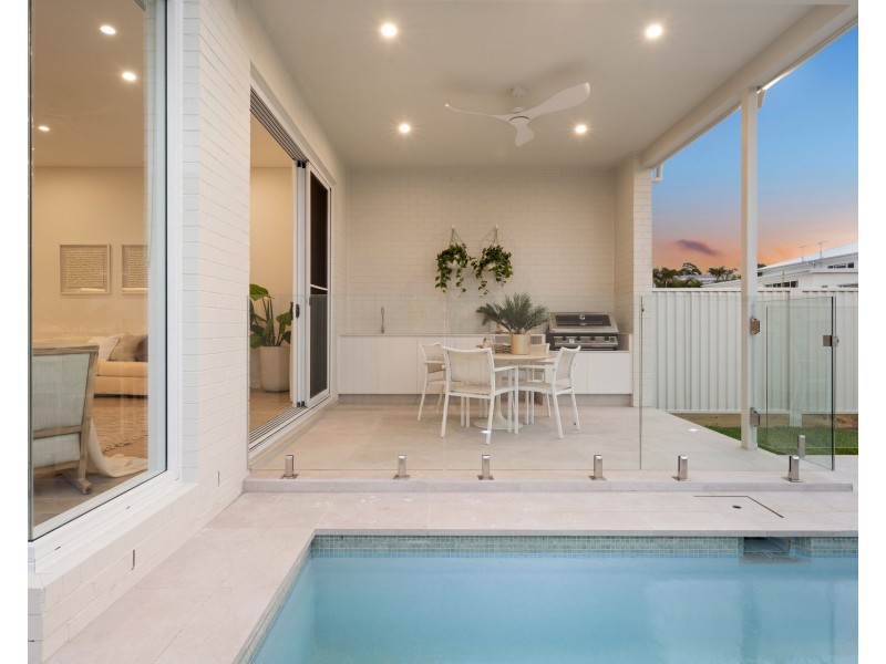 5a Crammond Boulevard, Caringbah NSW 2229