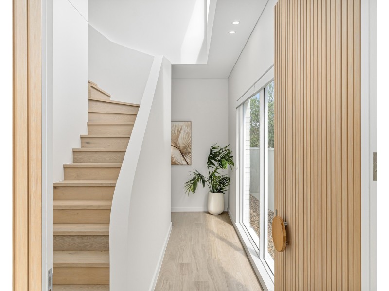 5a Crammond Boulevard, Caringbah NSW 2229