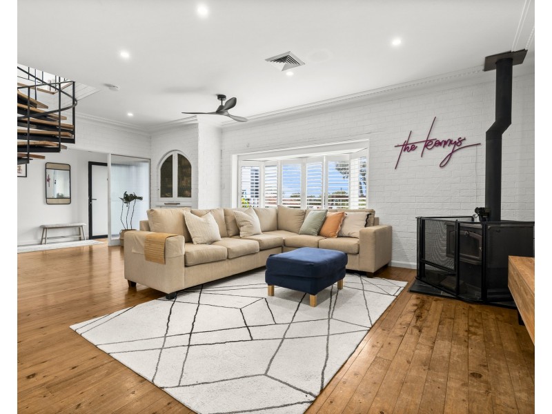 2 Putland Close, Kirrawee NSW 2232