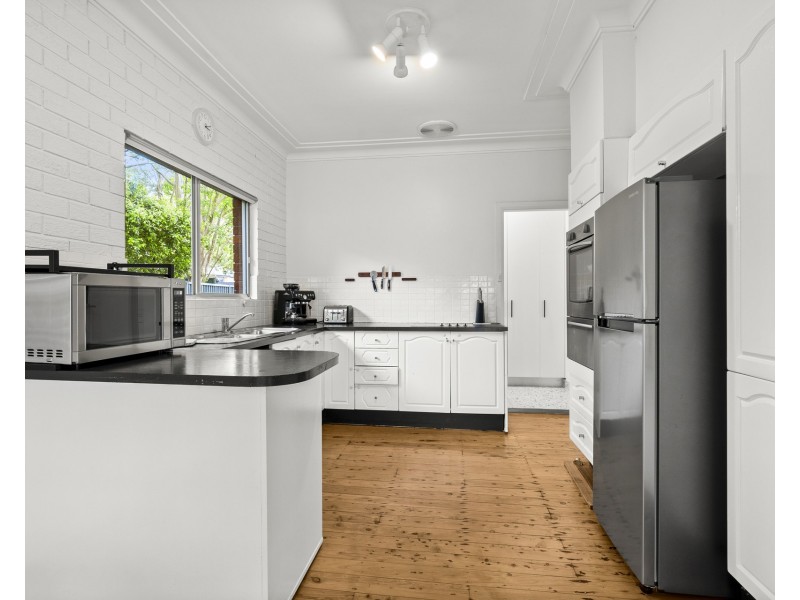 2 Putland Close, Kirrawee NSW 2232