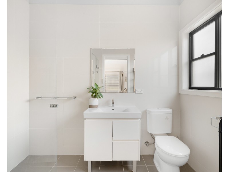 90 Eton Street, Sutherland NSW 2232