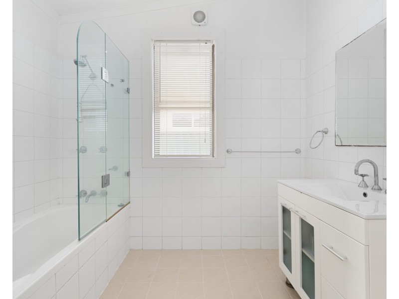 90 Eton Street, Sutherland NSW 2232