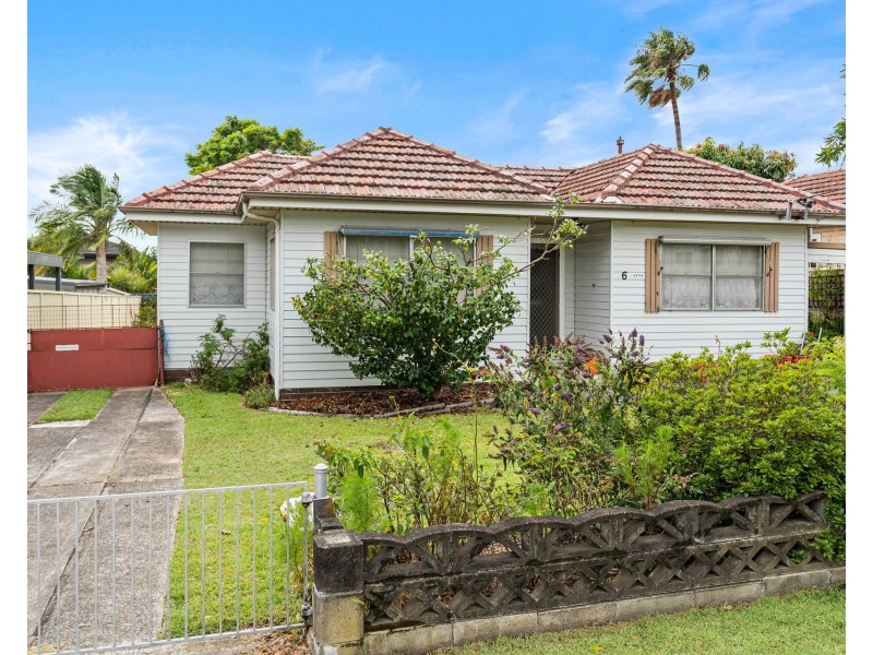 6 Carrington Avenue, Caringbah NSW 2229