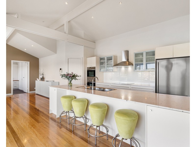 2A Nottingham Place, Yowie Bay NSW 2228