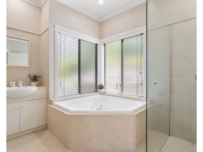 2A Nottingham Place, Yowie Bay NSW 2228