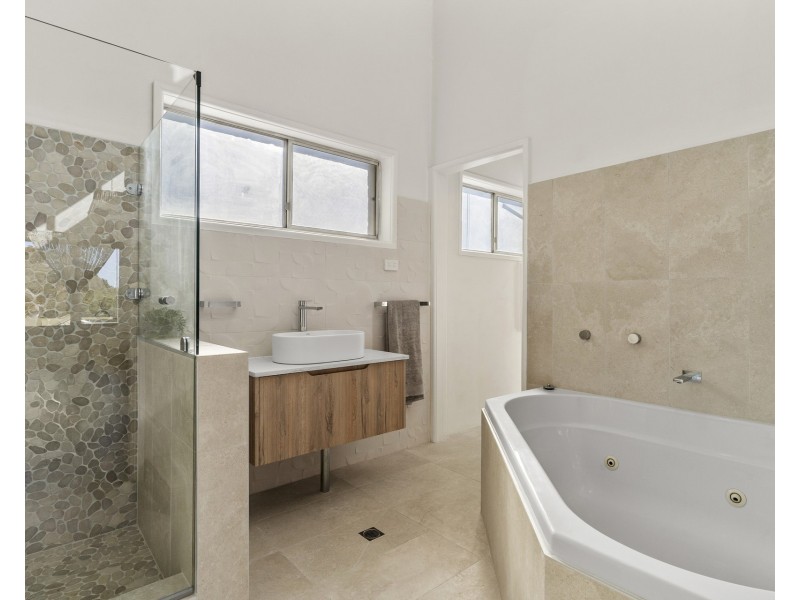 6a Sherwood Avenue, Yowie Bay NSW 2228