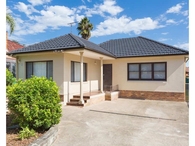33 Kareena Road, Miranda NSW 2228