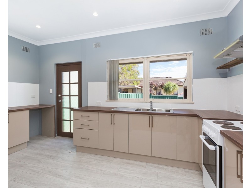 33 Kareena Road, Miranda NSW 2228