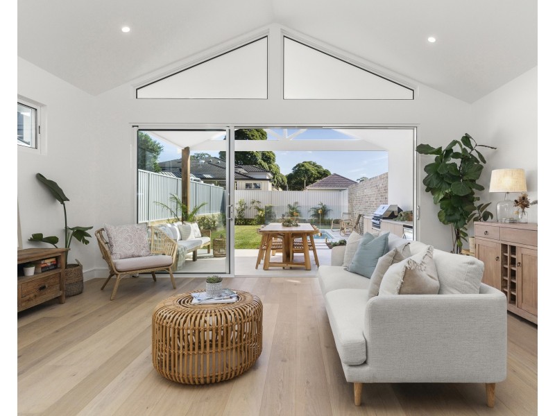 21b Carrington Avenue, Caringbah NSW 2229