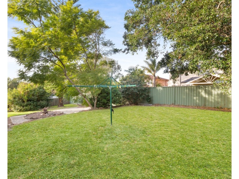 4 Taplan Street, Como NSW 2226