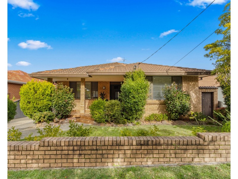 16 Clements Parade, Kirrawee NSW 2232