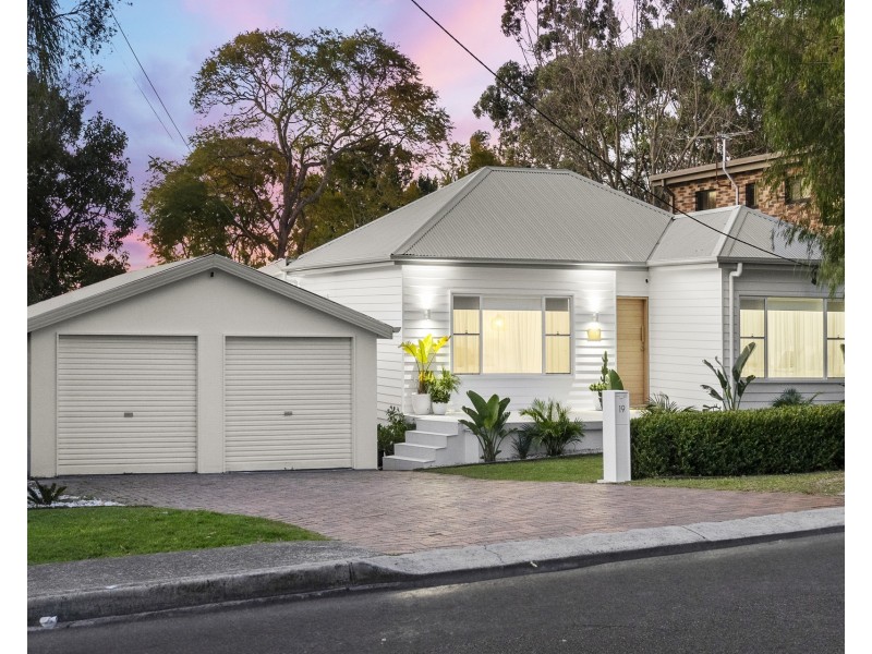 19 Laurina Avenue, Yarrawarrah NSW 2233