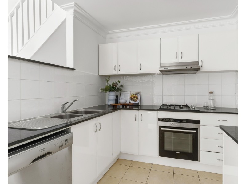 3/96  Yathong Road, Caringbah NSW 2229