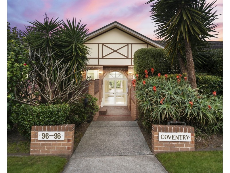 3/96  Yathong Road, Caringbah NSW 2229