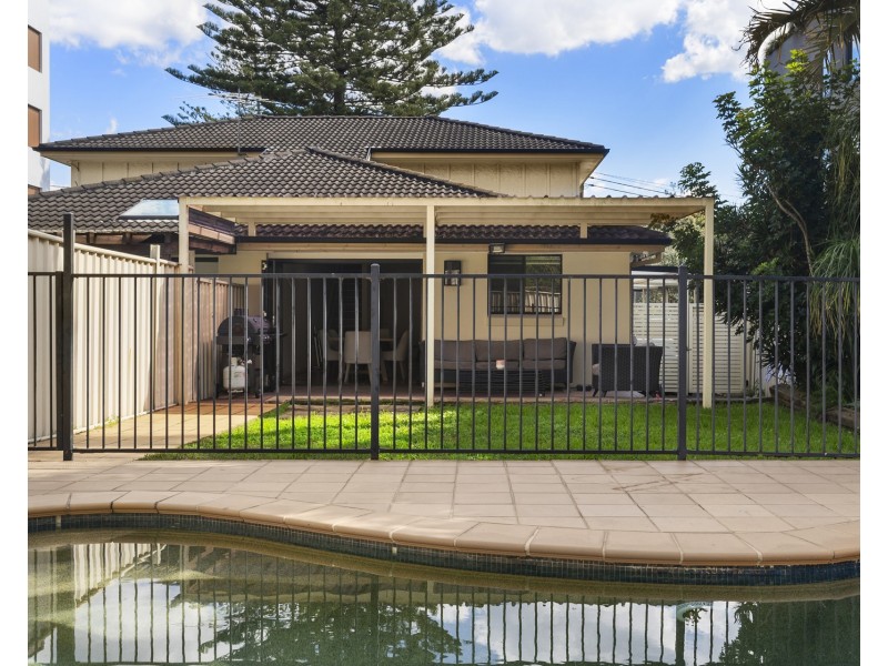 302 Taren Point Road, Caringbah NSW 2229