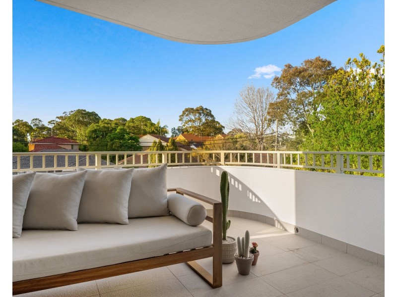 202/12 Fauna Place, Kirrawee NSW 2232