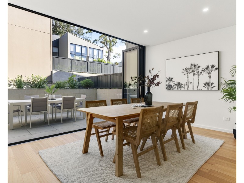 2/14 Boronia Grove, Heathcote NSW 2233