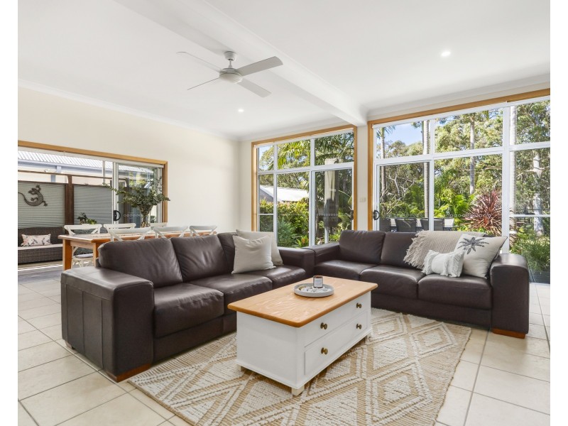 12 Woodford Crescent, Heathcote NSW 2233