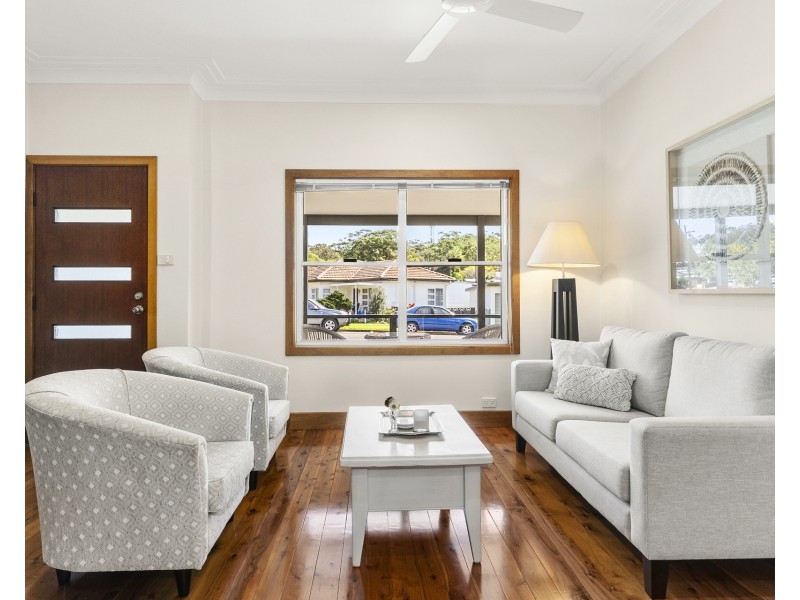 12 Woodford Crescent, Heathcote NSW 2233