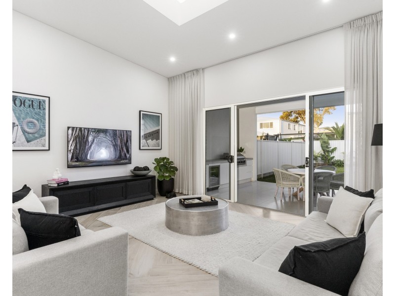 6b Willarong Road, Caringbah NSW 2229