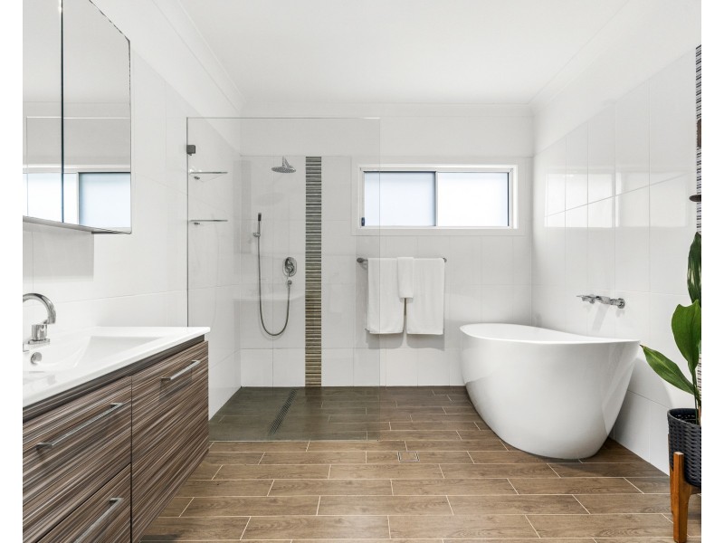 8 Loves Avenue, Oyster Bay NSW 2225