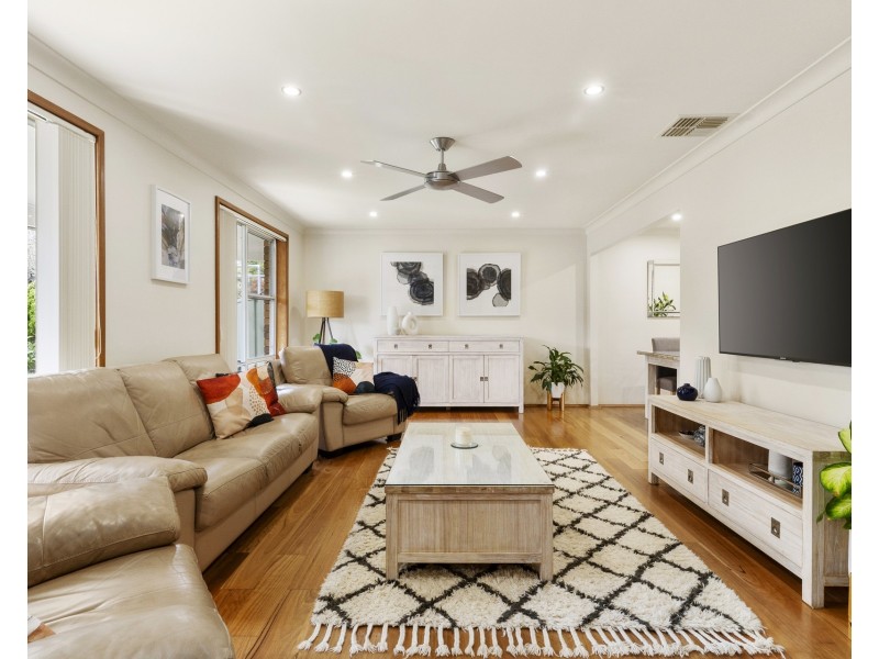 19 Urana Road, Yarrawarrah NSW 2233