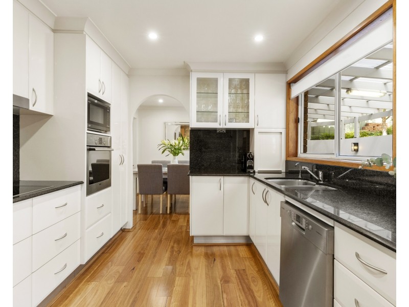 19 Urana Road, Yarrawarrah NSW 2233