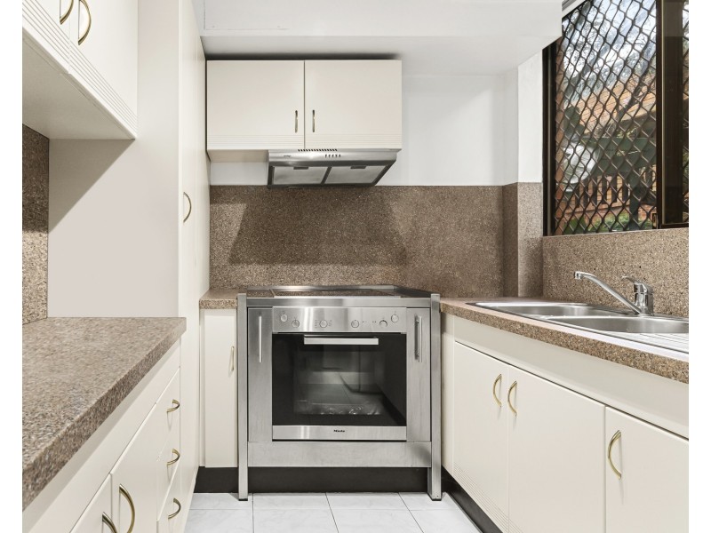 24/98 Glencoe Street, Sutherland NSW 2232