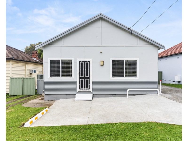 22 Chamberlain Avenue, Caringbah NSW 2229