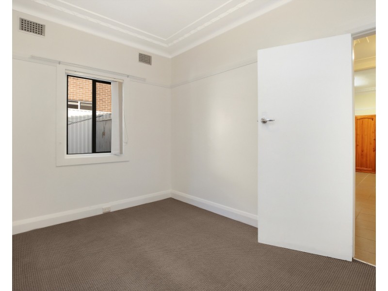 15 Leonay Street, Sutherland NSW 2232