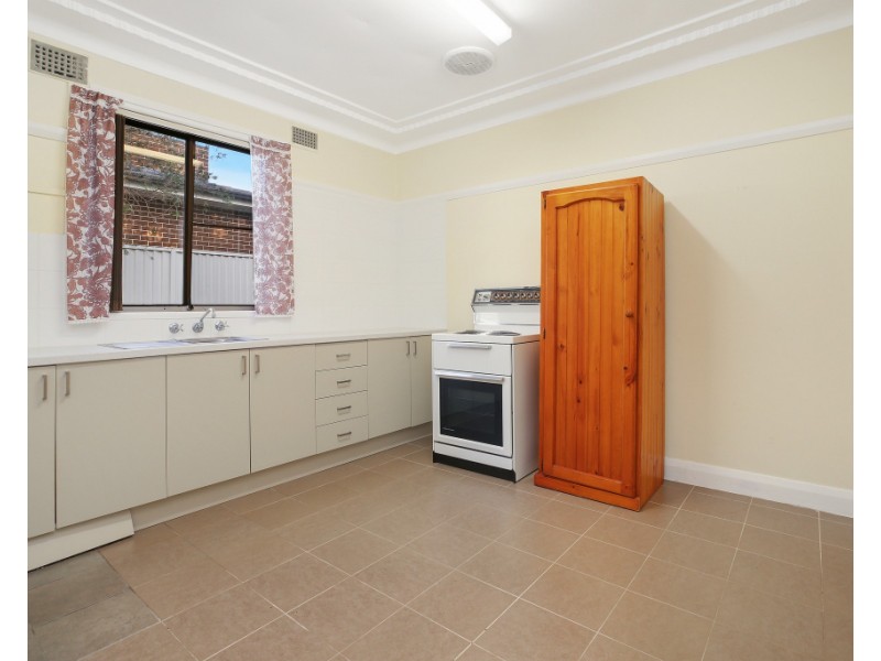 15 Leonay Street, Sutherland NSW 2232