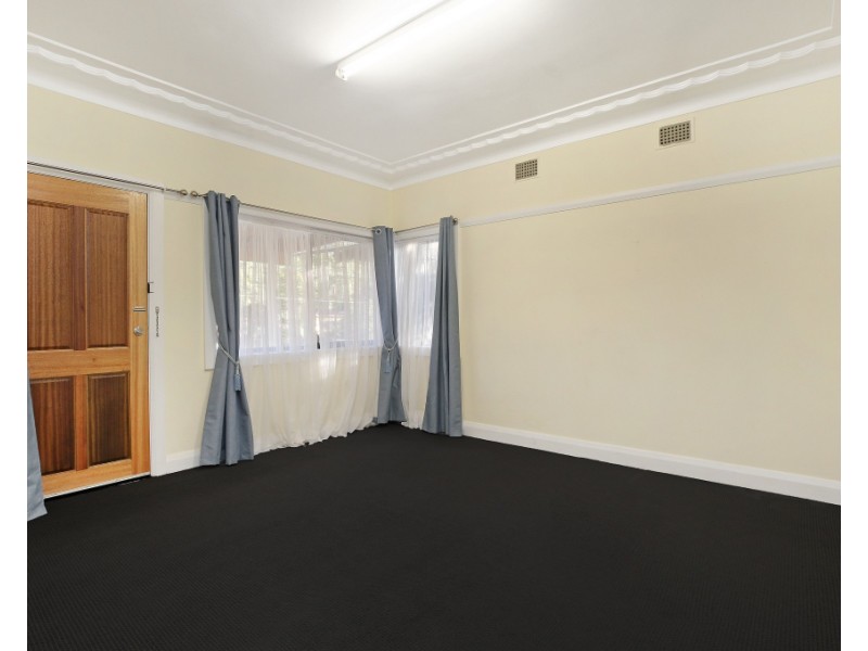 15 Leonay Street, Sutherland NSW 2232