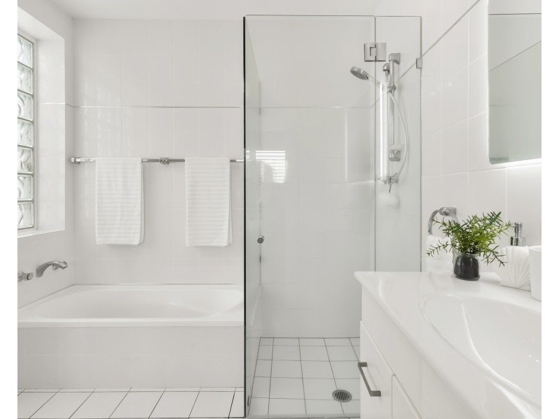 9 Yarraga Place, Yowie Bay NSW 2228