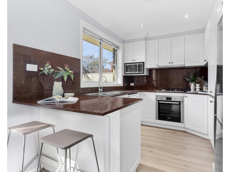 1/186 Oak Road, Kirrawee NSW 2232