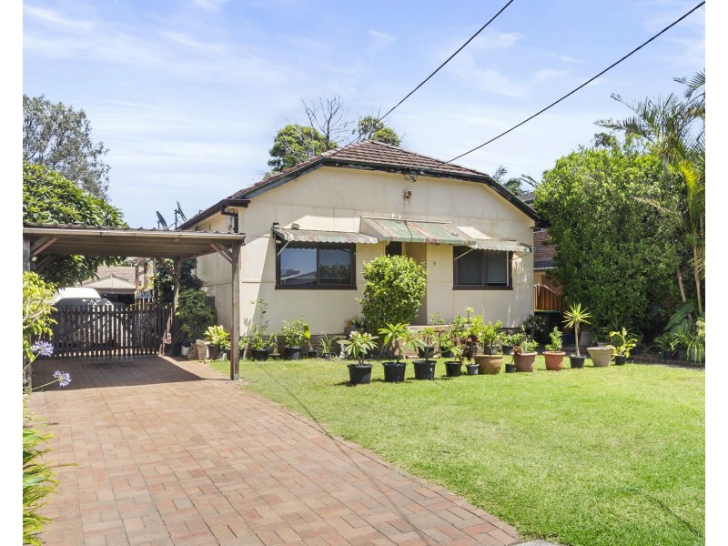 25 Woodfield Boulevard, Caringbah NSW 2229