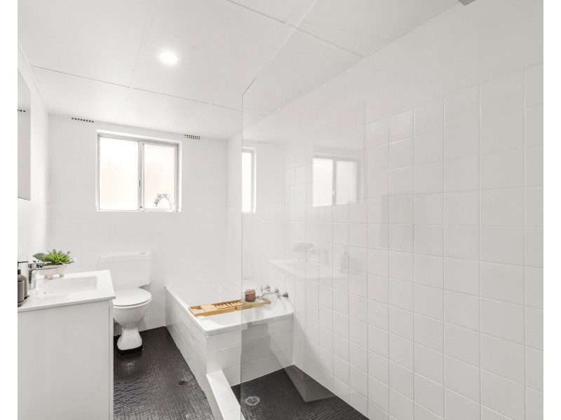 2/2-4 Moani Avenue, Gymea NSW 2227