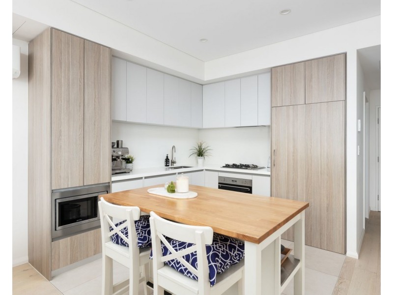 1102/35 Flora Street, Kirrawee NSW 2232