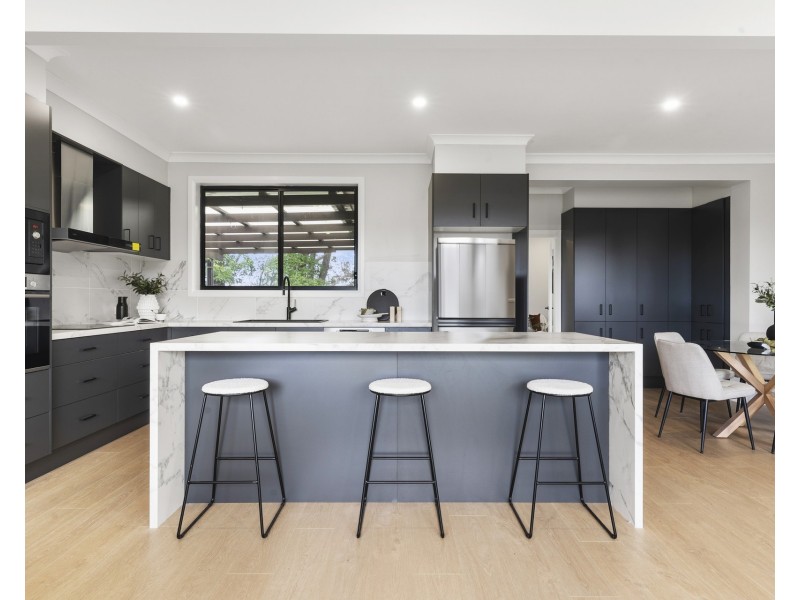 13 Kemp Avenue, Kirrawee NSW 2232