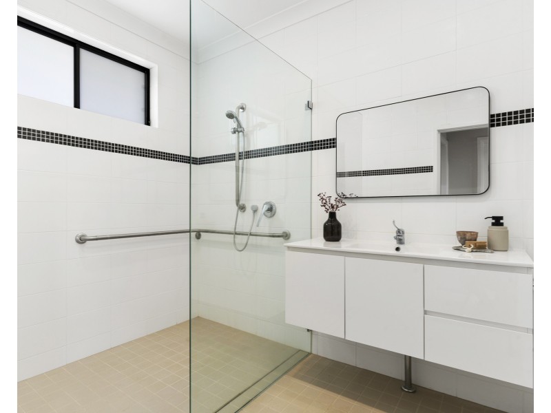 13 Kemp Avenue, Kirrawee NSW 2232