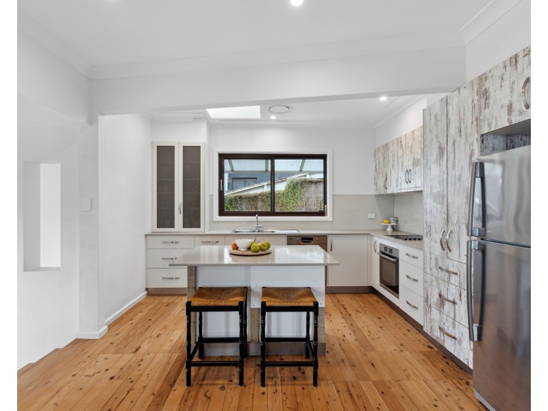 11 Binda Road, Yowie Bay NSW 2228