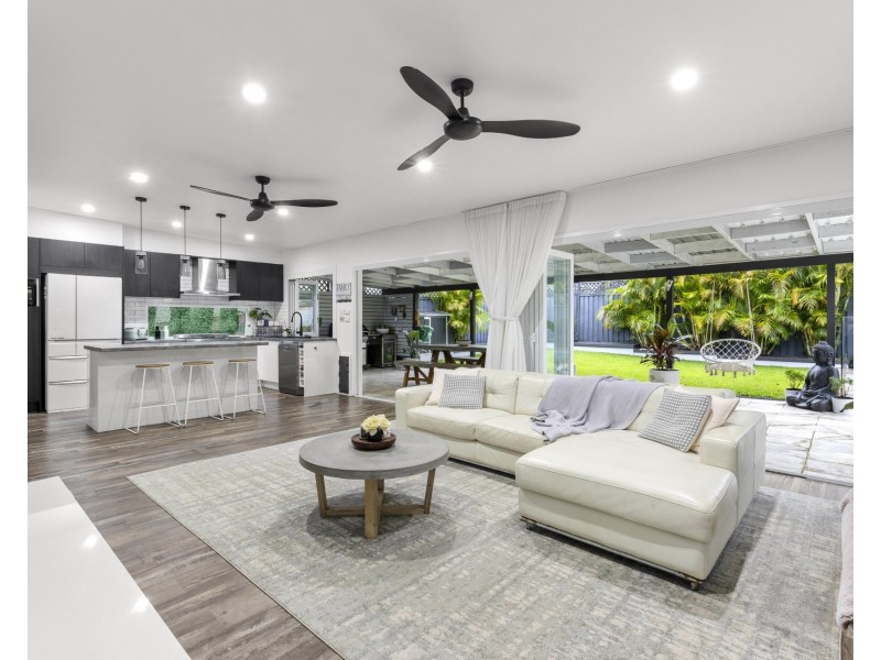 1 Orana Crescent, Peakhurst Heights NSW 2210