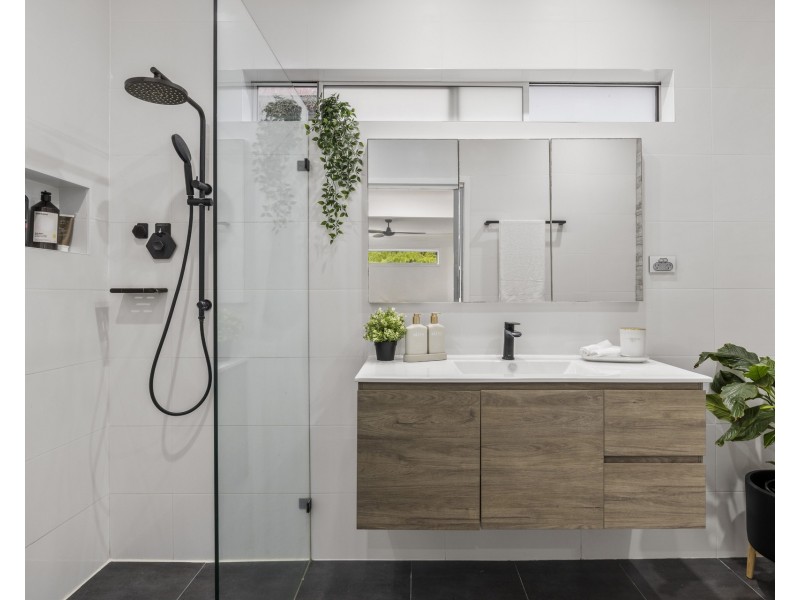 1 Orana Crescent, Peakhurst Heights NSW 2210