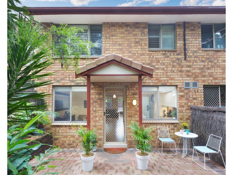2/81 Bath Road, Kirrawee NSW 2232