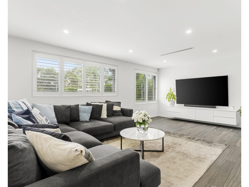 15 Wanganui Road, Kirrawee NSW 2232