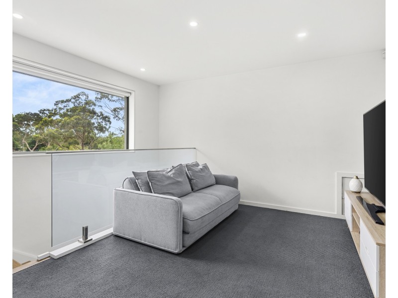 15 Wanganui Road, Kirrawee NSW 2232