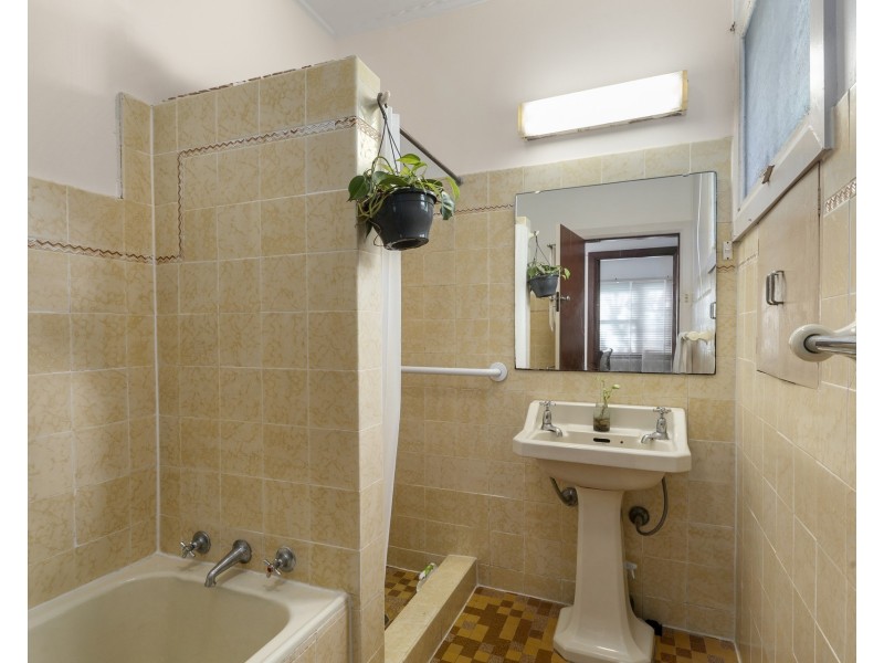 8 Quest Avenue, Yowie Bay NSW 2228