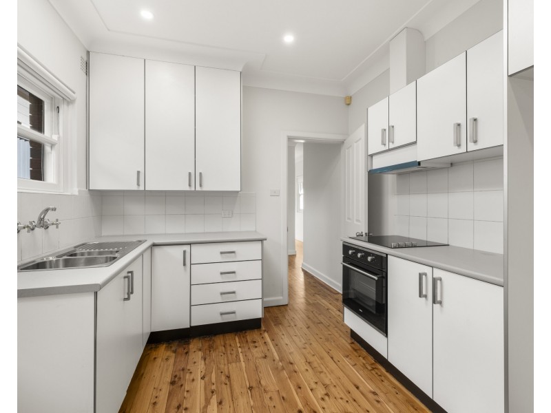 4 Auburn Street, Sutherland NSW 2232