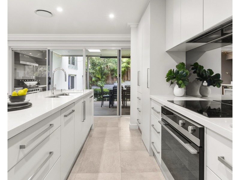 30 Oak Road, Kirrawee NSW 2232