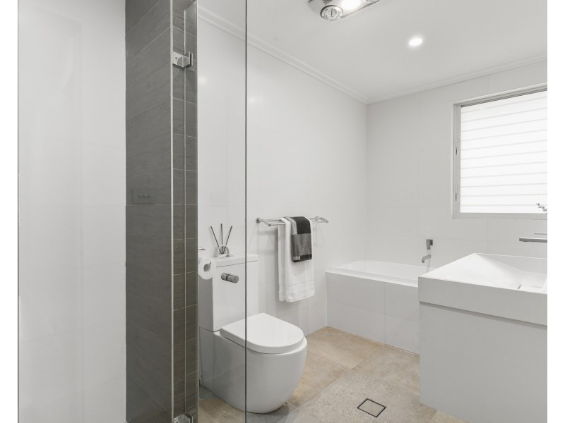 30 Oak Road, Kirrawee NSW 2232